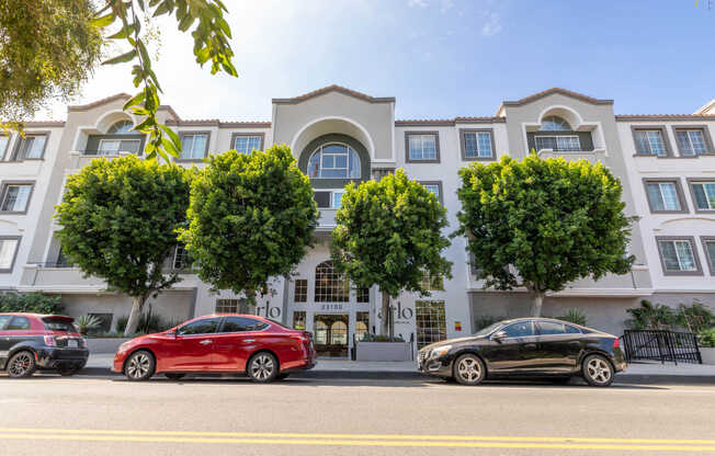 Arlo Woodland Hills