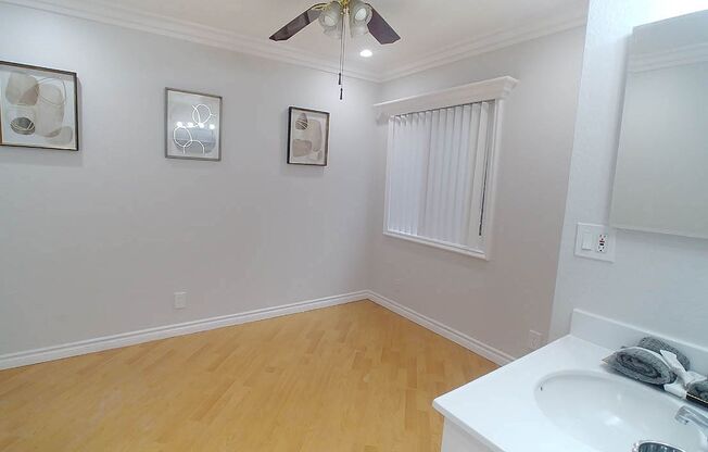 2 beds, 2 baths, 910 sqft, $2,595, Unit 410