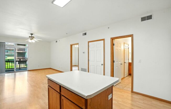 1 bed, 1 bath, 679 sqft, $1,335, Unit 2920