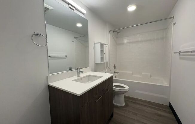 2 beds, 2 baths, 784 sqft, $2,932, Unit 302