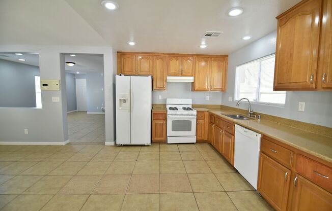 Spacious 4Bed/2Bath/2Car Home located in North Las Vegas w/ Pool!