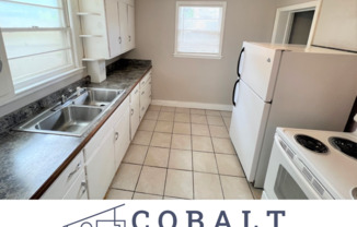 Spacious 2Bdr, duplex Apt with Garage Half block west of KSU