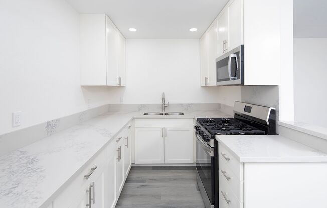 3 beds, 2 baths, 1,100 sqft, $3,195, Unit 59