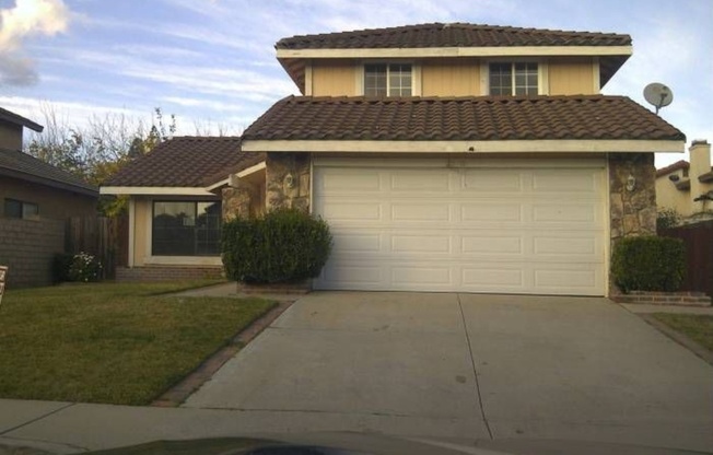 !! BIGG TWO STORY HOME MOVE IN READY TODAY !!