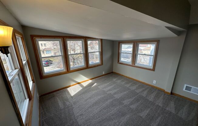 3 beds, 1 bath, $1,395