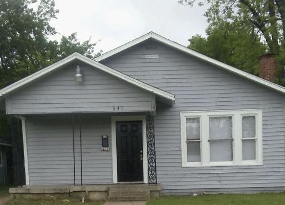 3 beds, 1 bath, $1,595