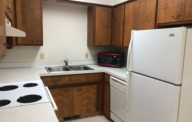 2 beds, 1 bath, $750