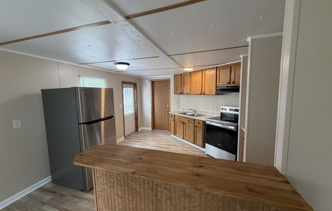 Beautifully Remodeled - 2 Bed/2 Bath Home - Brand New Appliances - Versatile 3rd Room - Close to Mazeppa Park