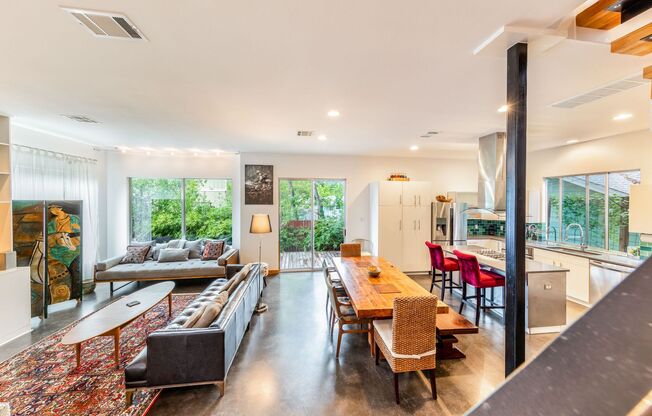 Gorgeous Fully Furnished Home in Brentwood - Short Term Lease  Options Available