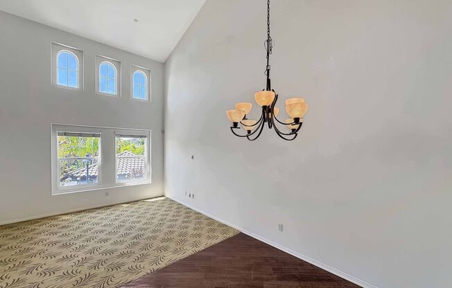 Spacious 2B/2.5BA Tri-Level Townhouse w/ 2 Car Garage, & A/C