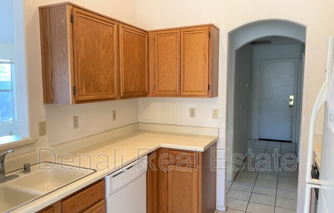 8811 N 5 ST