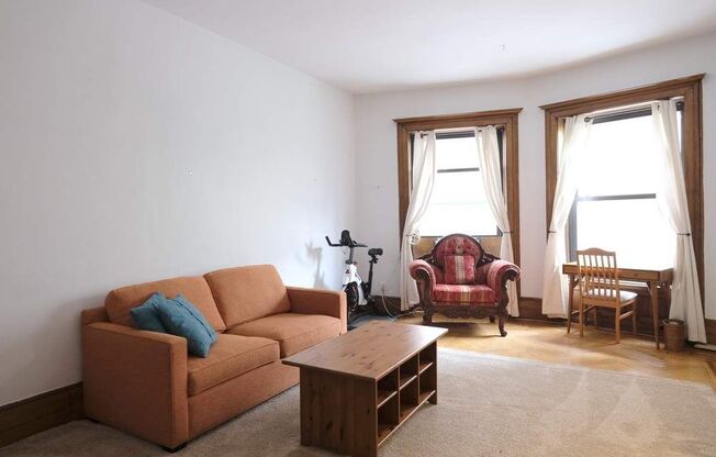 217 W 70 ST