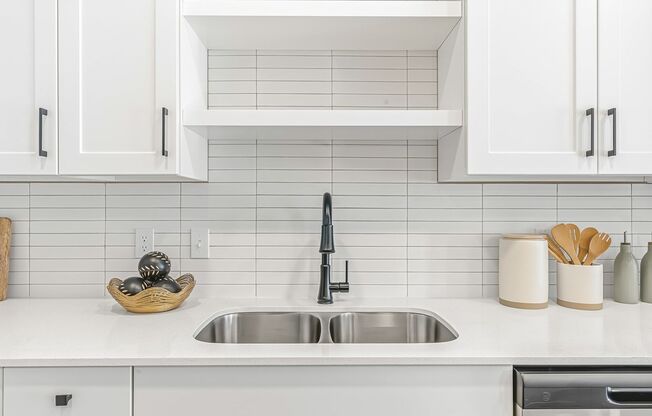 1 bed, 1 bath, 722 sqft, $1,475, Unit 1-208