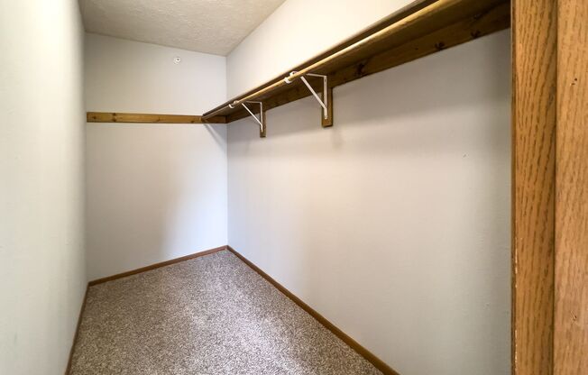 1 bed, 1 bath, 843 sqft, $1,181, Unit 05-203