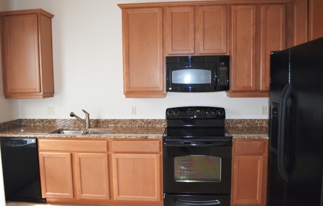 3/2.5 Townhouse with 2-Car Garage in Turtle Creek of St. Cloud