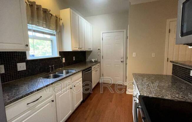 1120 W 1 ST