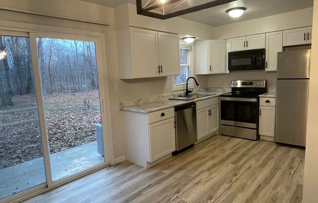 2 beds, 1.5 baths, 928 sqft, $1,050, Unit Unit 202