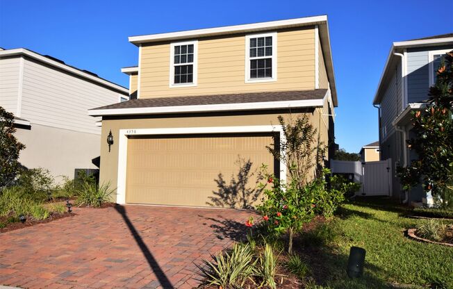 4 bedroom 2.5 baths Single Family Home For Rent at 4358 Silver Creek Street Kissimmee, FL 34744