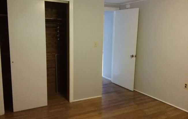 2-bedroom 1st floor apartment for rent in Oakmont
