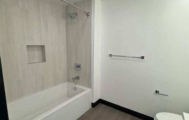 2 beds, 2 baths, 840 sqft, $3,495, Unit PH01