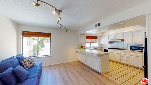 1470 PALISADES DR