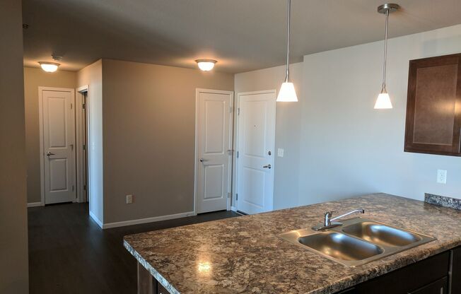 3 beds, 2 baths, 1,293 sqft, $1,375, Unit 2360-211