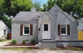 Charming 3 Bedroom, 1 Bath Home located near Plaza Midwood!