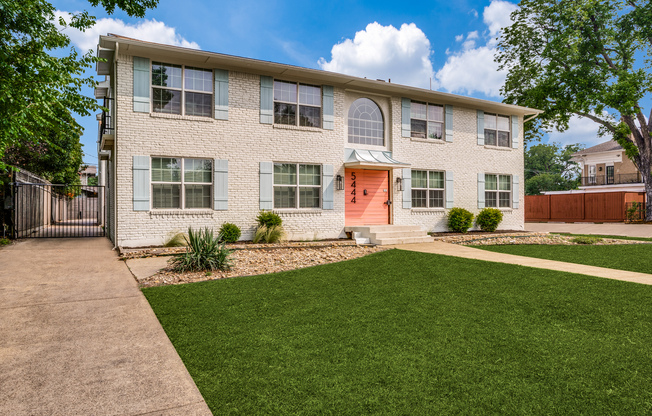5444 Gaston Ave Apt. 101