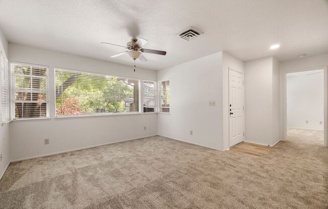 2 beds, 2 baths, 867 sqft, $1,695, Unit 142