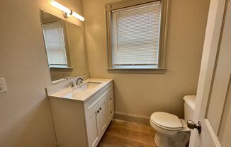 3 beds, 1 bath, $2,100, Unit 413 Admiral Street Unit 2