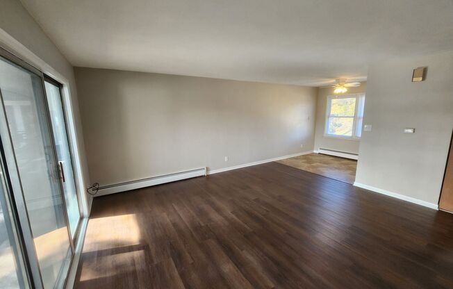 1 bed, 1 bath, $750, Unit Apt 8