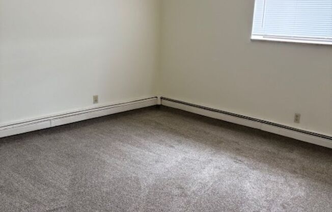 2 beds, 1 bath, 925 sqft, $950, Unit 56