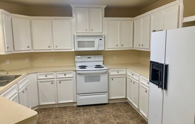 2 beds, 2 baths, $1,300