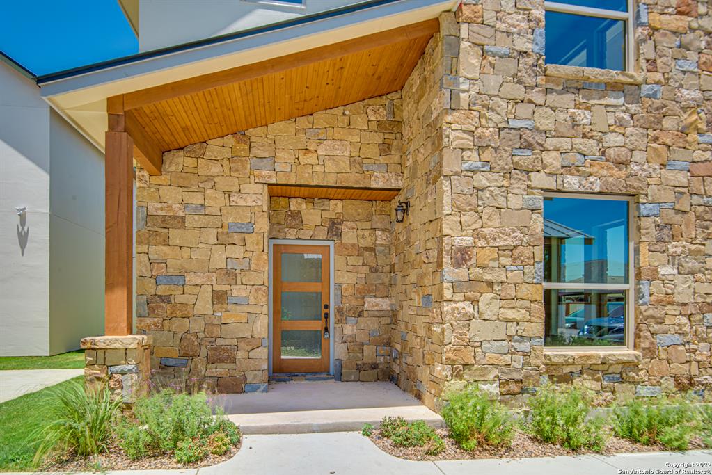 1702 GRUENE VINEYARD XING