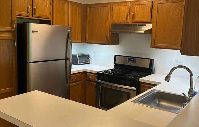2 Bedroom Condominium in Sought After Community!