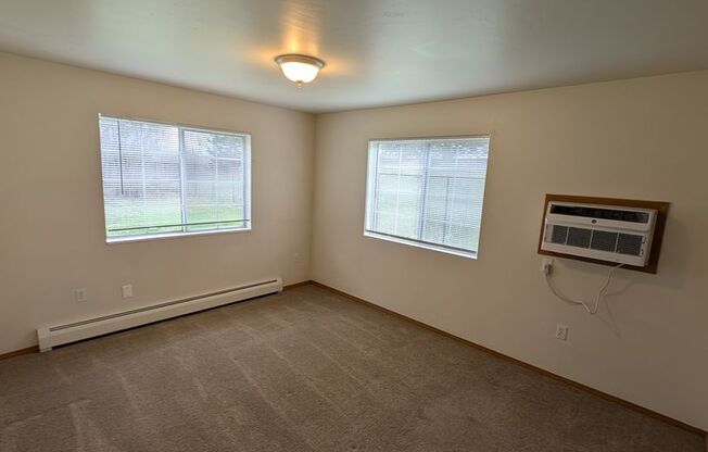2 beds, 1 bath, 1,100 sqft, $1,359, Unit 1053 5301