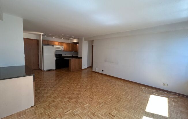 1 bed, 1 bath, 700 sqft, $1,825, Unit 418-0902