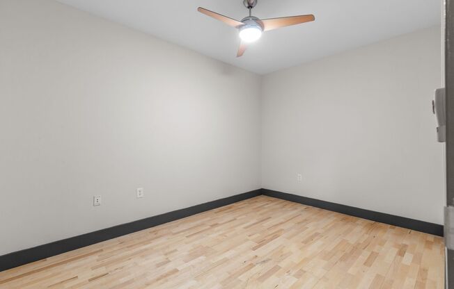 Studio, 1 bath, 680 sqft, $1,250, Unit 240