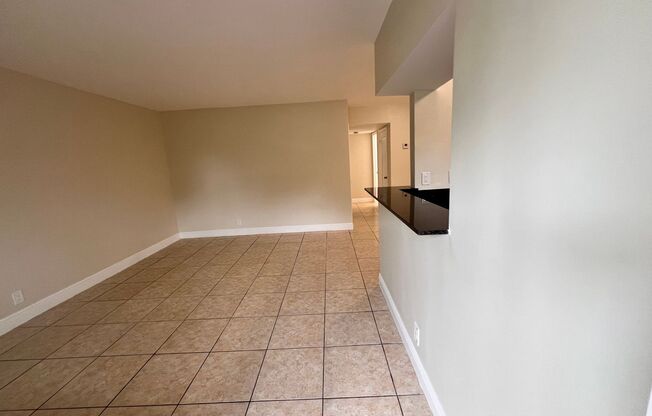 1 bed, 1 bath, 705 sqft, $1,600, Unit 17