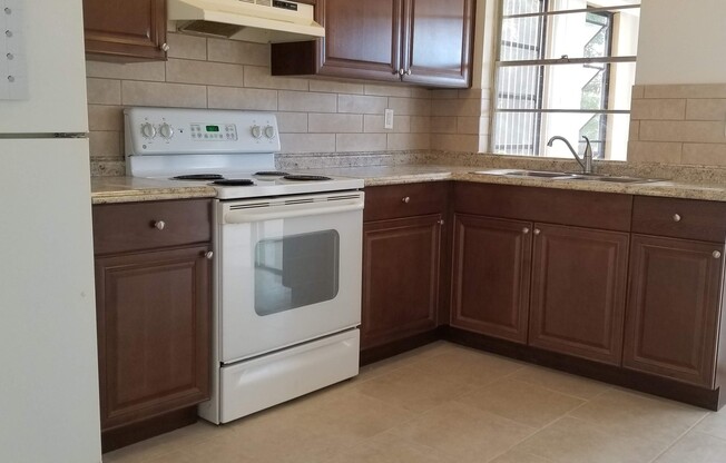 S. BISCAYNE & TAMIAMI TR -2 bedroom