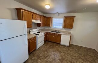 3 beds, 2 baths, $1,250, Unit 4330 Eileen