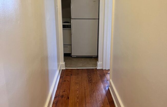 1 bed, 1 bath, $1,195, Unit 215 West Broad Street #4