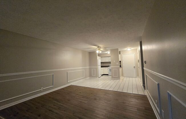 2 beds, 1 bath, $1,195, Unit 19