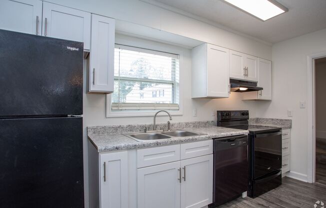 3 beds, 2 baths, 990 sqft, $1,200, Unit 06D