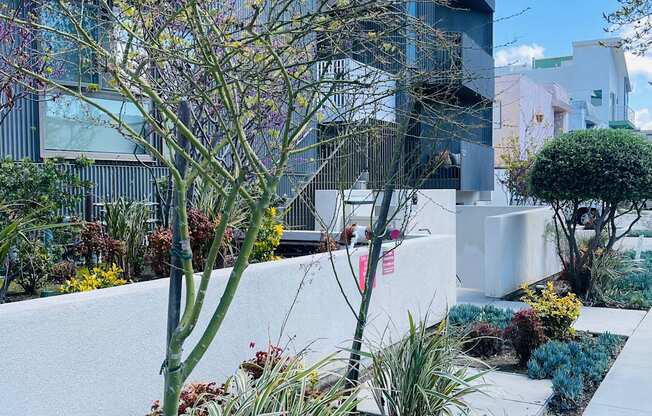 Welcome to Lido Apartments - 3714 Kelton Avenue Apartments