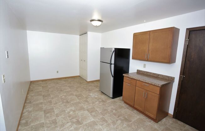 1 bed, 1 bath, $750, Unit 2603-38