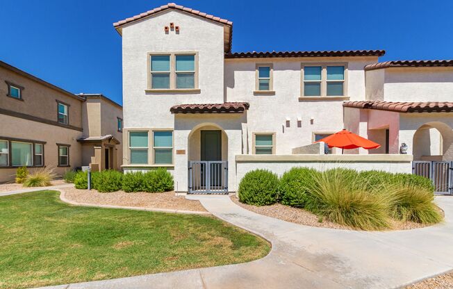 Gorgeous Townhouse In The Heart of Goodyear