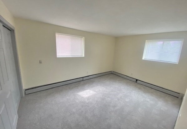 2 beds, 1 bath, 950 sqft, $2,900, Unit 2