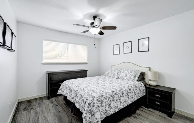2 beds, 1 bath, 860 sqft, $1,749, Unit 105