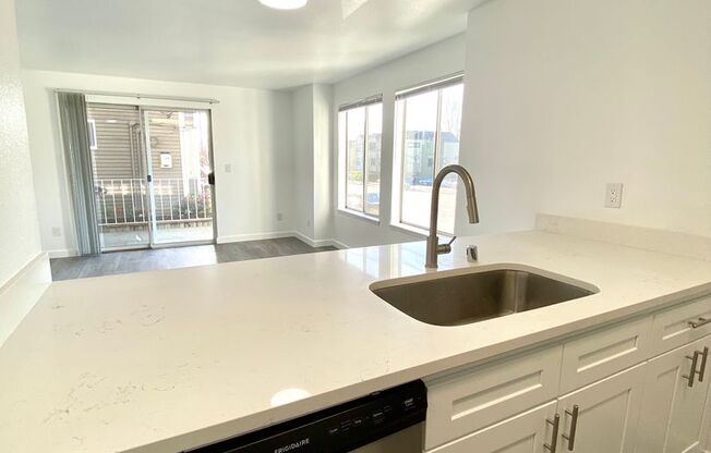 1 bed, 1 bath, 570 sqft, $1,650, Unit 310